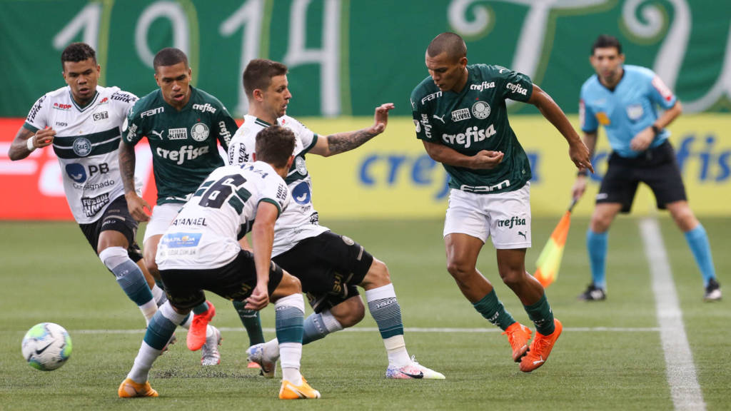 Coritiba x Palmeiras fazem confronto transmitido pela TNT Sports e Premiere