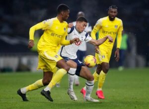 Fulham e Tottenham se enfrentam com transmissão do Fox Sports