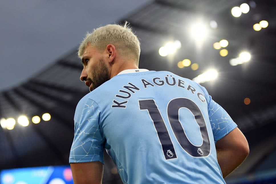 Manchester City anuncia saída de Aguero no fim da temporada
