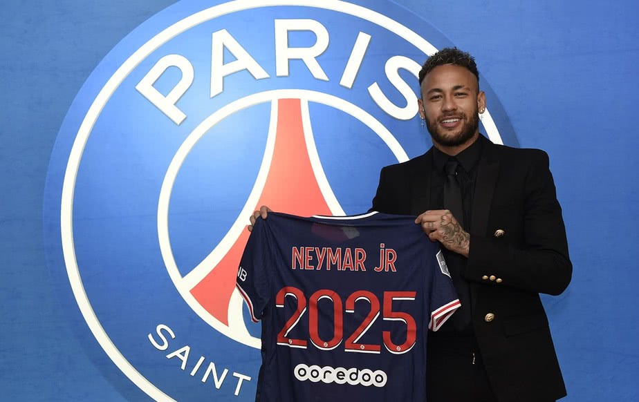 Neymar renova com o PSG até 2025