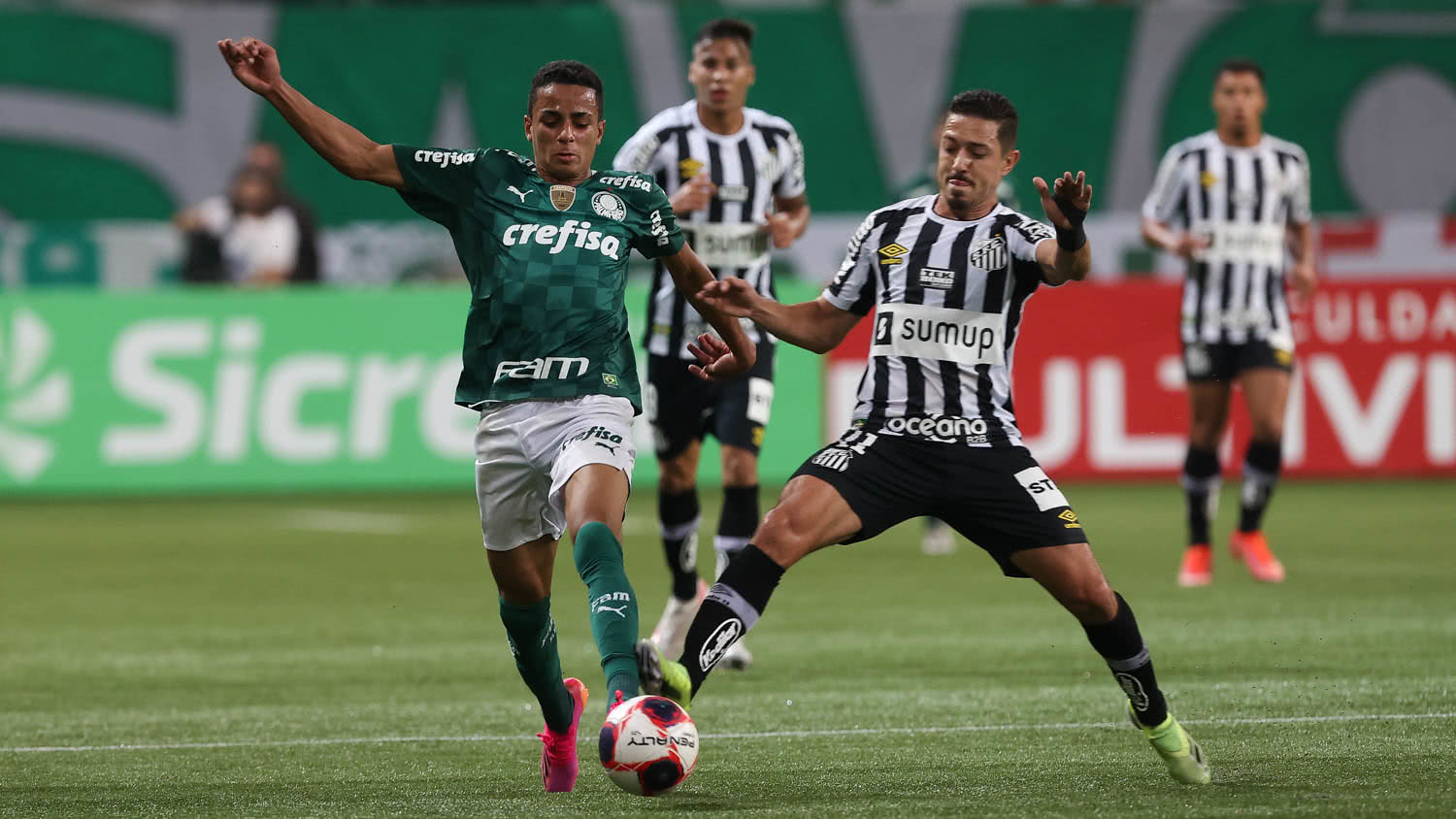 Palmeiras vence Santos e elimina rival do Campeonato Paulista