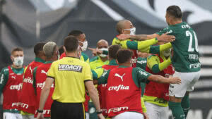 Palmeiras elimina Corinthians na Neo Química Arena e garante vaga na final