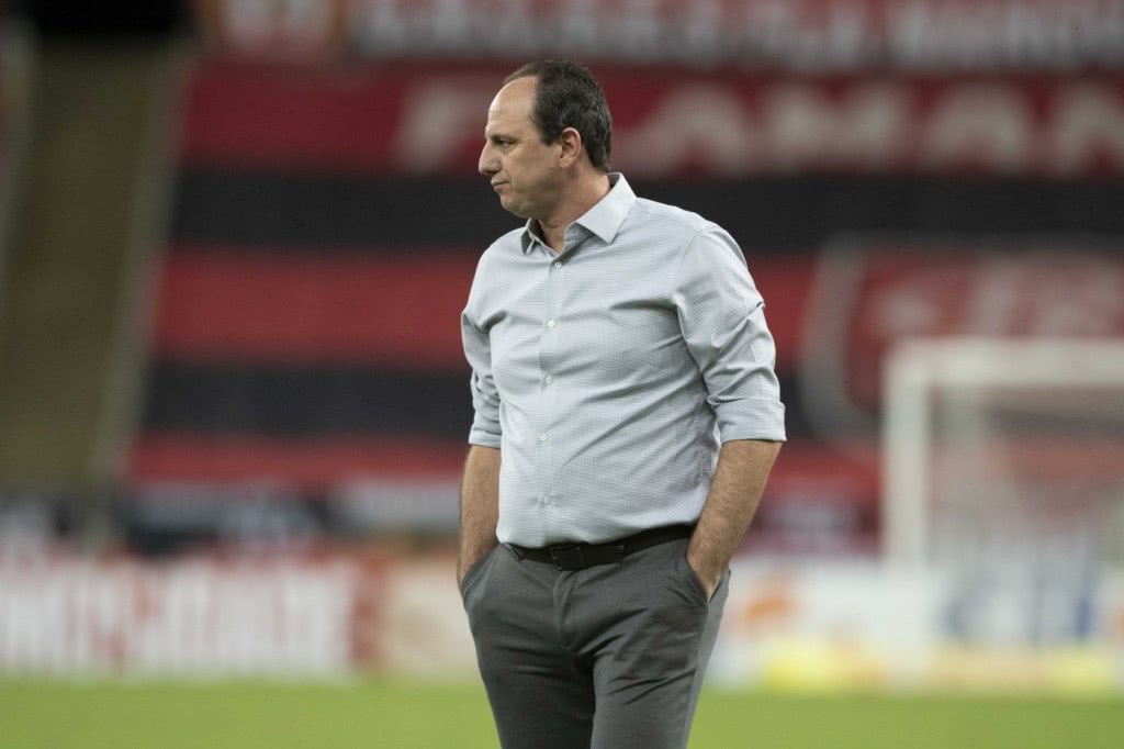 Após críticas, o Flamengo anuncia demissão de Rogério Ceni do comando do clube