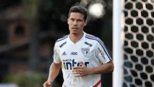 Hernanes aceita diminuir salário para assinar com clube da elite brasileira