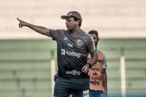 Joia da base tem discussão com Diniz em treino do Santos