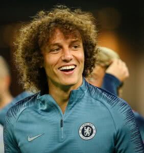 David Luiz mais longe do Flamengo e mais próximo do Benfica
