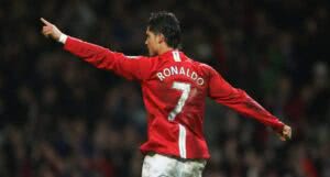 Cristiano Ronaldo retorna ao Manchester United após 12 anos