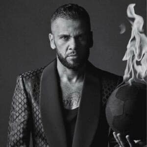 Daniel Alves não acerta com nenhum clube