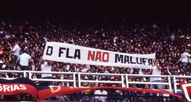 Torcida do Flamengo em apoio de Tancredo Neves
