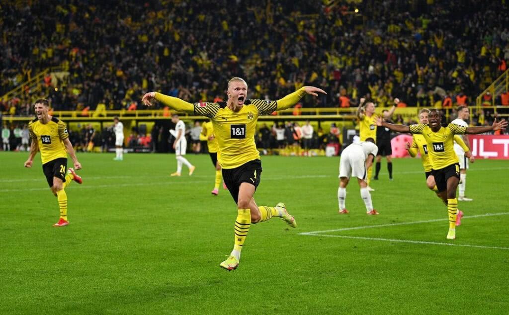 Haaland celebra gol marcado pelo Borussia Dortmund