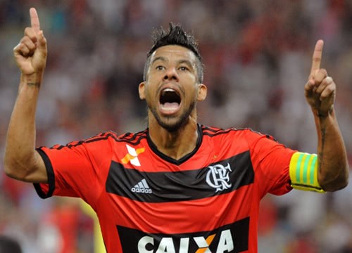 Léo Moura admite ter comemorado título da Libertadores do Flamengo