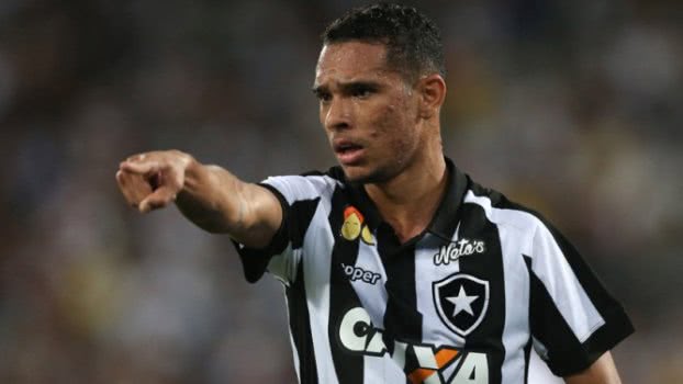 Botafogo pode contar com retorno de atacante emprestado para o Grêmio