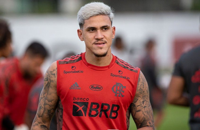 De saída do Flamengo, clubes brasileiros disputam a contratação de Pedro