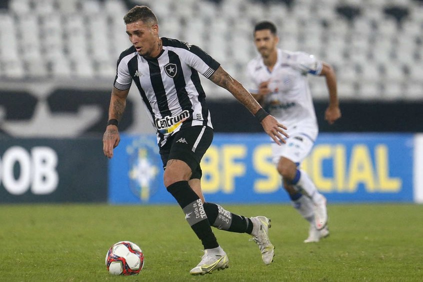 Rafael Navarro em ação pelo Botafogo