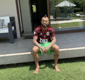 Flamengo: Vidal faz publicação no Twitter e torcedores enlouquecem