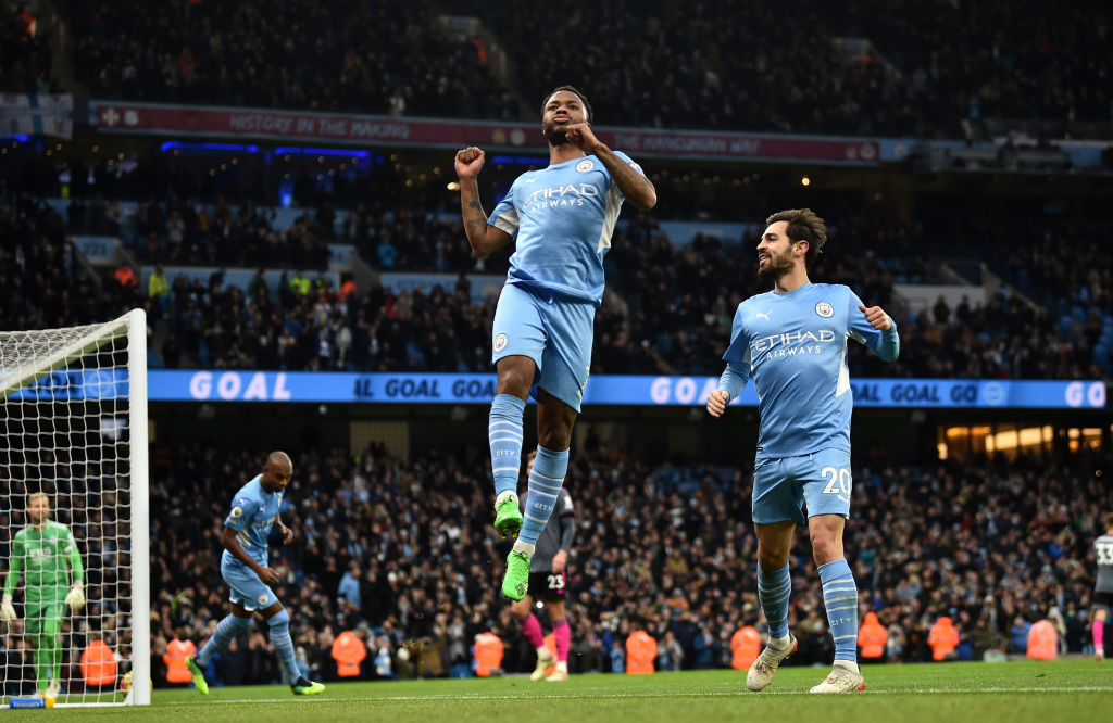 Sterling celebra segundo gol em Manchester City x Leicester