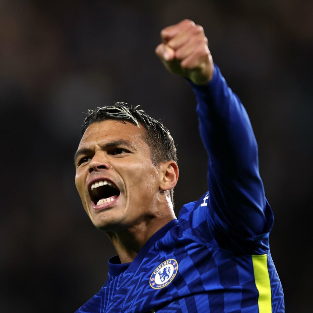 Thiago Silva celebra gol do Chelsea na Champions League