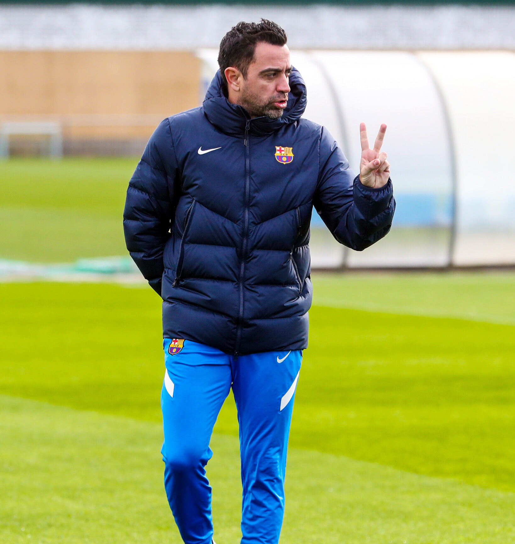 Xavi comanda treino do Barcelona