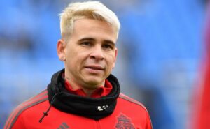 Gigante brasileiro tenta chapéu no São Paulo e mira contratação de Soteldo