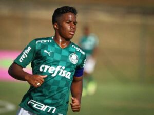 Endrick: Conheça história de promessa do Palmeiras