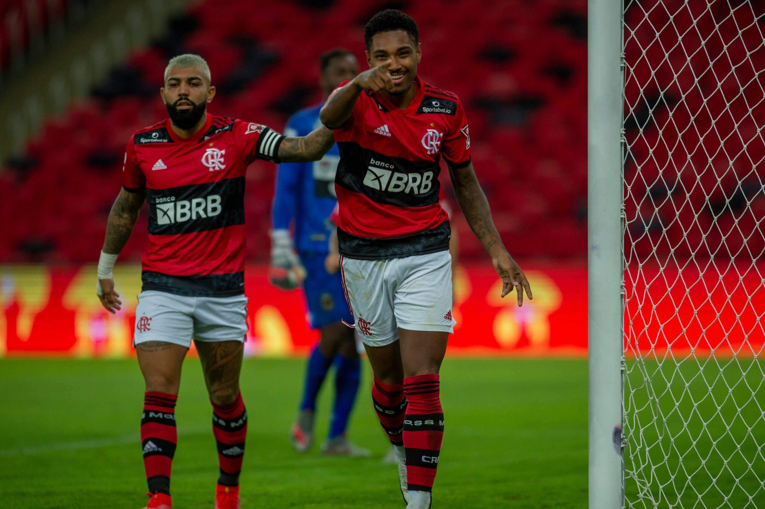 Flamengo recebe proposta por atacante, e deve avançar as negociações