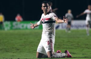 Athletico Paranaense próximo de acerto com ex-São Paulo