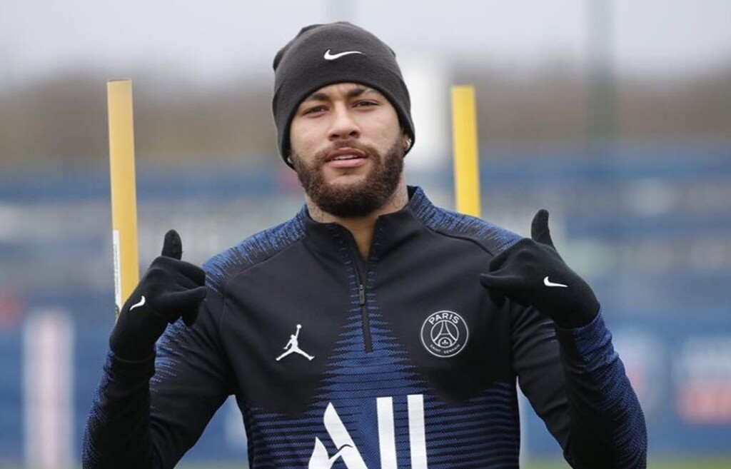 Se recuperando de lesão, Neymar treina sozinho no PSG
