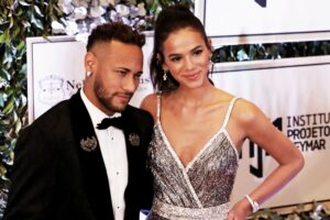 Neymar posta foto com Bruna no Instagram e fãs comemoram