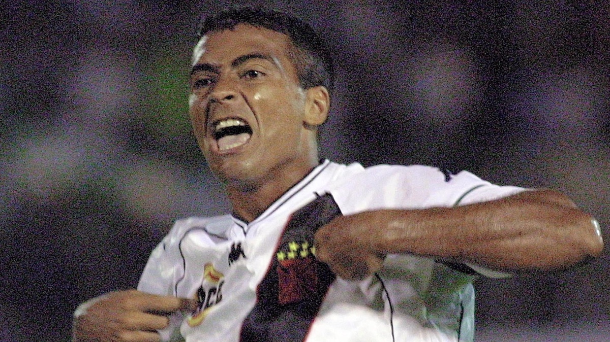 O ano em que Romário alcançou uma marca mundial defendendo o Vasco