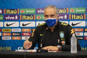 Tite exalta Gabigol e alerta sobre Vinícius Júnior