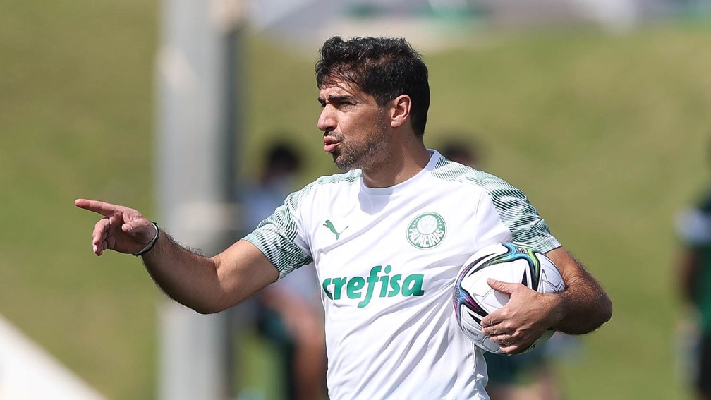 Abel Ferreira em treino pelo Palmeiras.