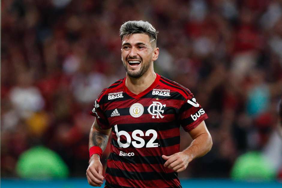 Arrascaeta: Flamengo toma decisão sobre contrato do jogador