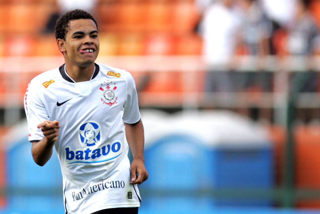Dentinho revela ter ficado 'chateado' com o Corinthians por esse motivo 