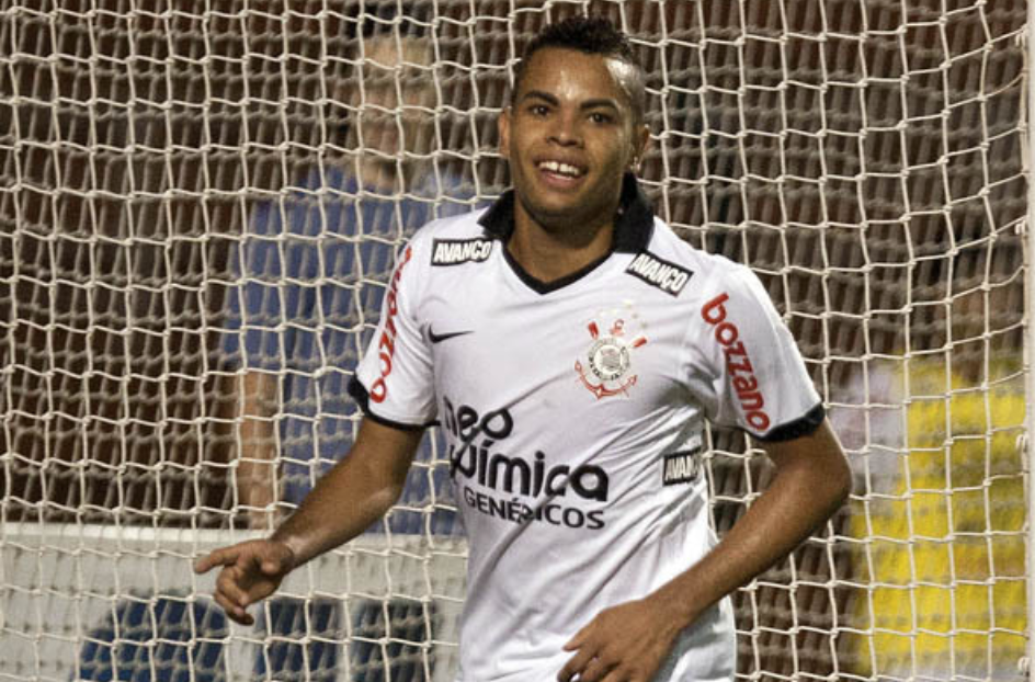 Dentinho revela ter ficado 'chateado' com o Corinthians por esse motivo