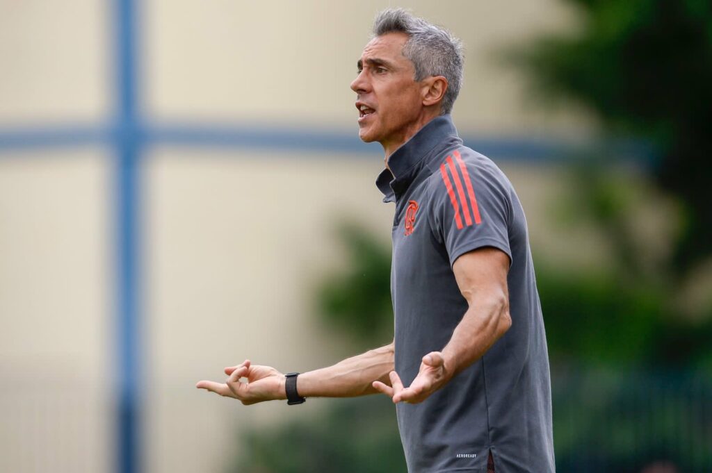 Flamengo: Paulo Sousa quer saída de jogador experiente