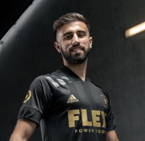 Flamengo: Quem é Diego Rossi? Conheça atacante que se aproxima de acerto com o mengão