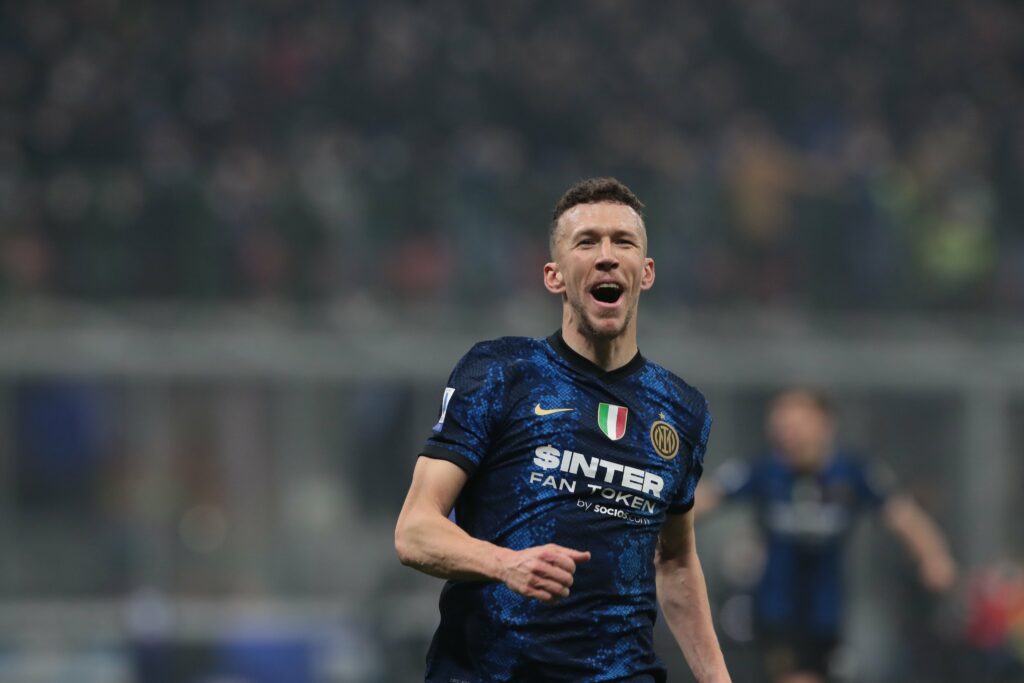 Perisic celebra primeiro gol em Inter x Milan