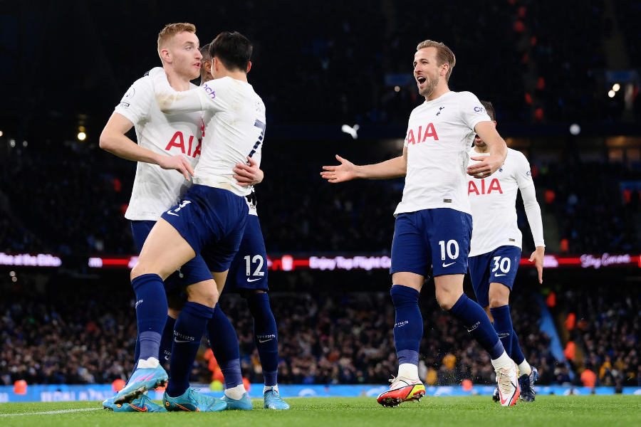 Kulusevski, Heung-Min Son e Harry Kanme celebram gol que abriu placar em Manchester City x Tottenham 
