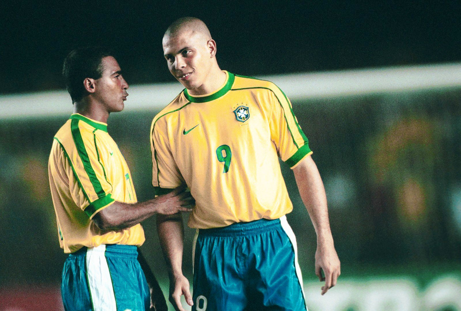 Veja o que Ronaldo e Romário aprontaram em 1997