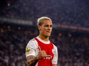 Antony, da Seleção Brasileira, fala sobre futuro no Ajax