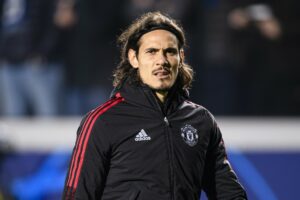 Cavani é alvo do Botafogo e fica de fora de confronto do Manchester United na Campions League