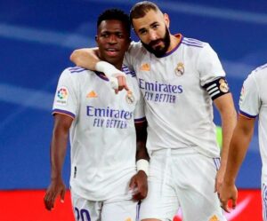 Benzema e Vinícius Jr juntos? Provável escalação do Real Madrid vs PSG