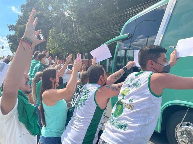 Chegada do Palmeiras à Academia após derrota no Mundial