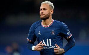 Dono do PSG quer vender Neymar