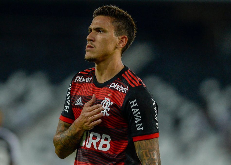 Palmeiras oferece valor astronômico e jogadores por Pedro do Flamengo