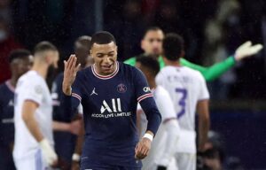 Mbappé tem proposta de 300 milhões para ficar no PSG