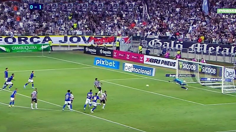 Pênalti marcado para o Atlético-MG contra o Cruzeiro: analistas dizem que não houve penalidade