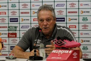 Abel Braga fala sobre protesto da torcida do Flamengo: “Nós causamos isso”