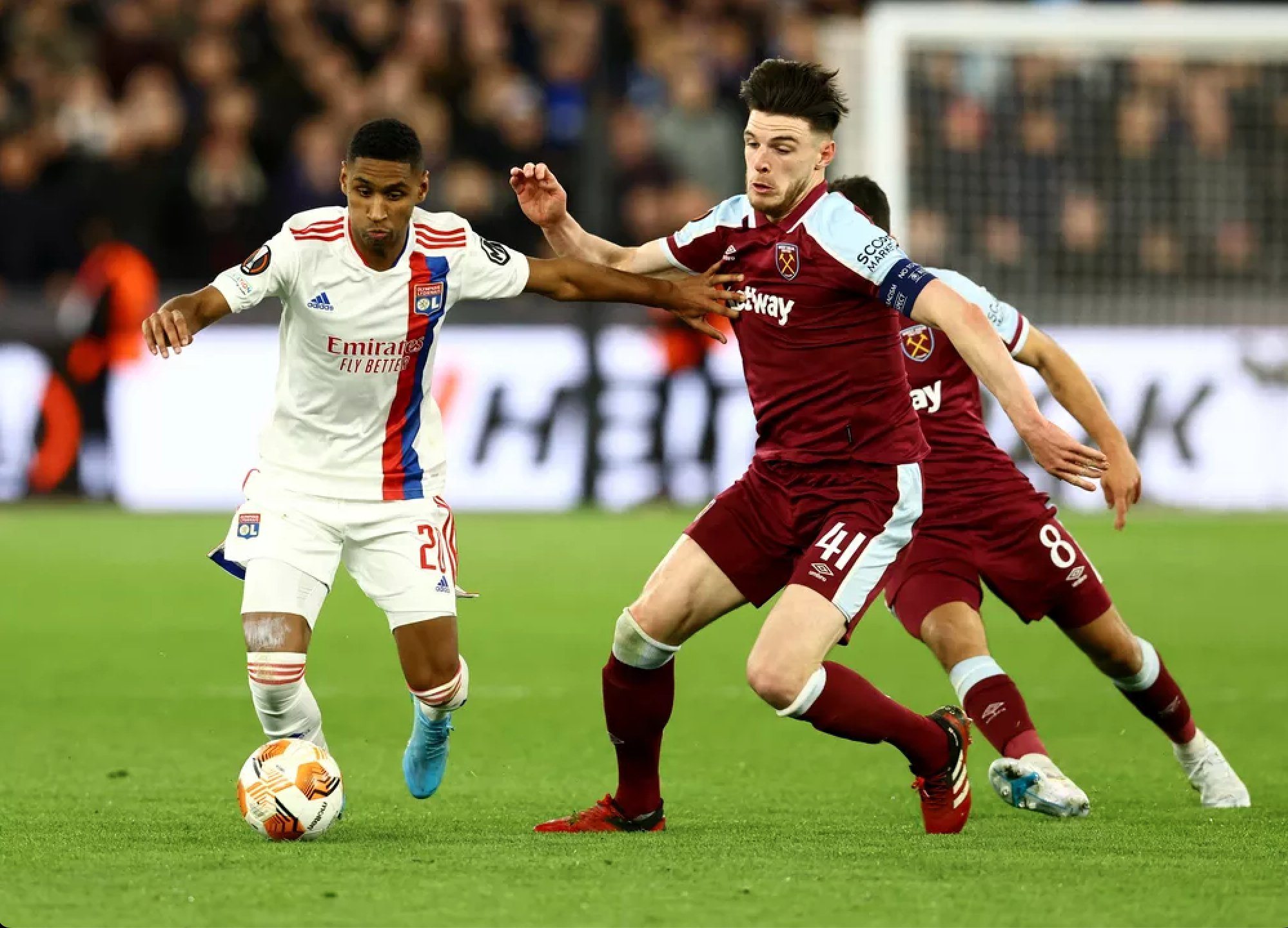 Confira gols de West Ham x Lyon pela Europa League: Com expulsão, jogo de ida termina empatado