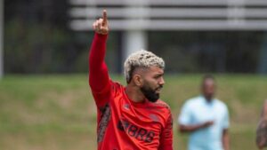 Gabigol manda recado engraçado para imprensa em treino do Flamengo